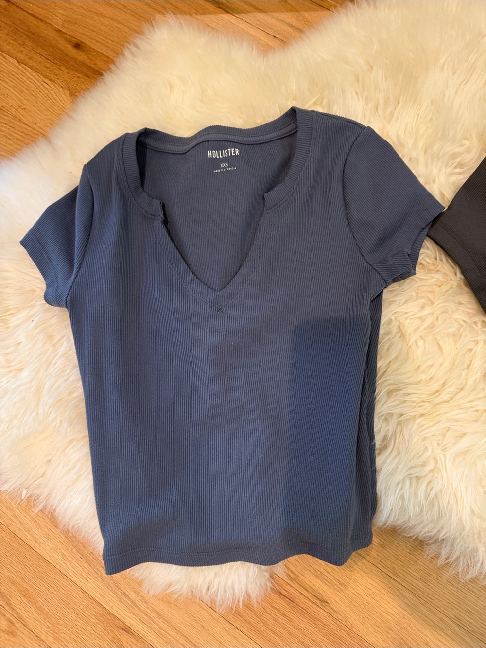 Hollister Navy Ribbed Notch V-Neck Short Sleeve Tee